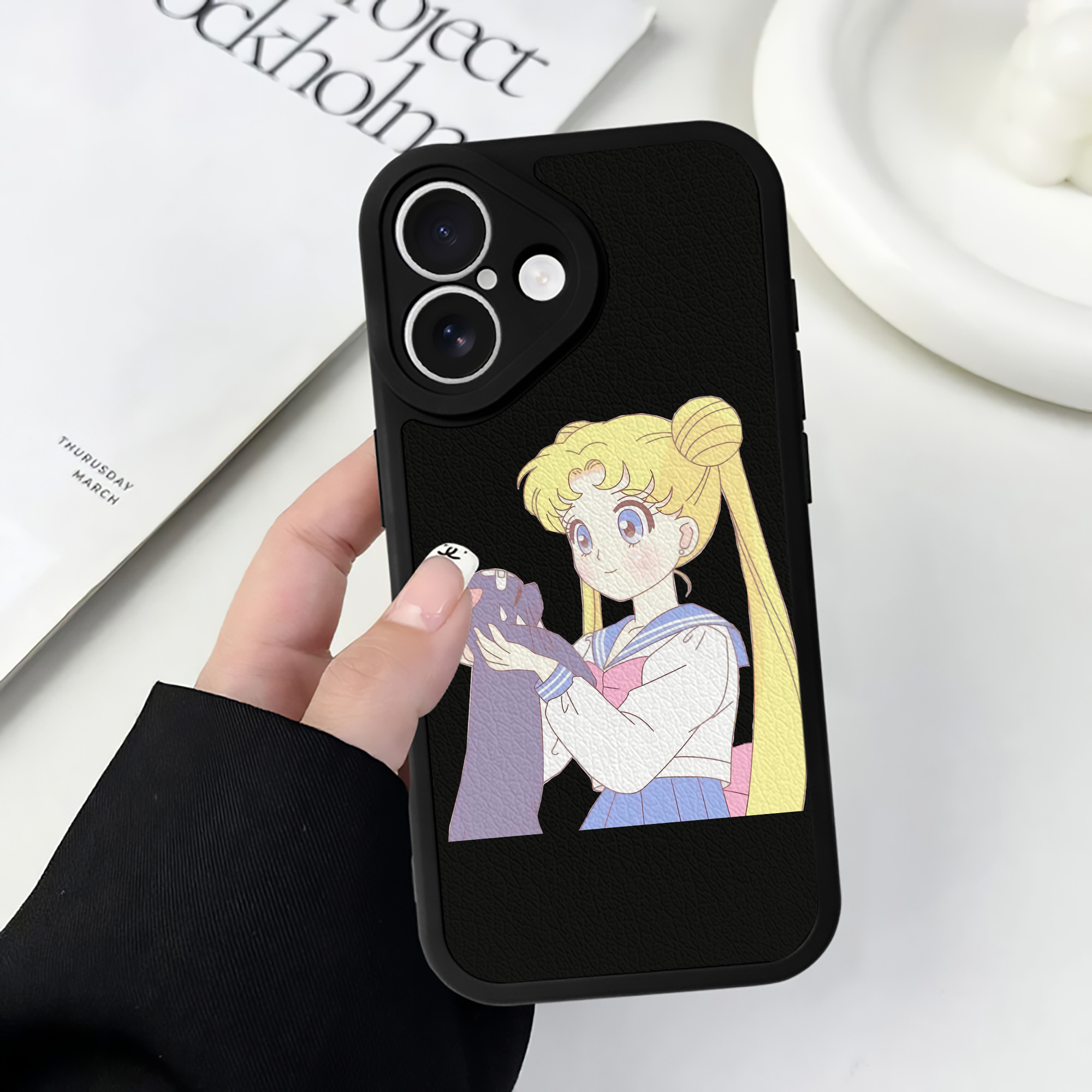 （画像用） 美少女戦士セーラームーン 愛野 美奈子 あいの みなこ Sailor Moon Aino Minako 【iPhone 16シリーズ対応】シリコンスマホケース（レザー調） 材質：シリコン